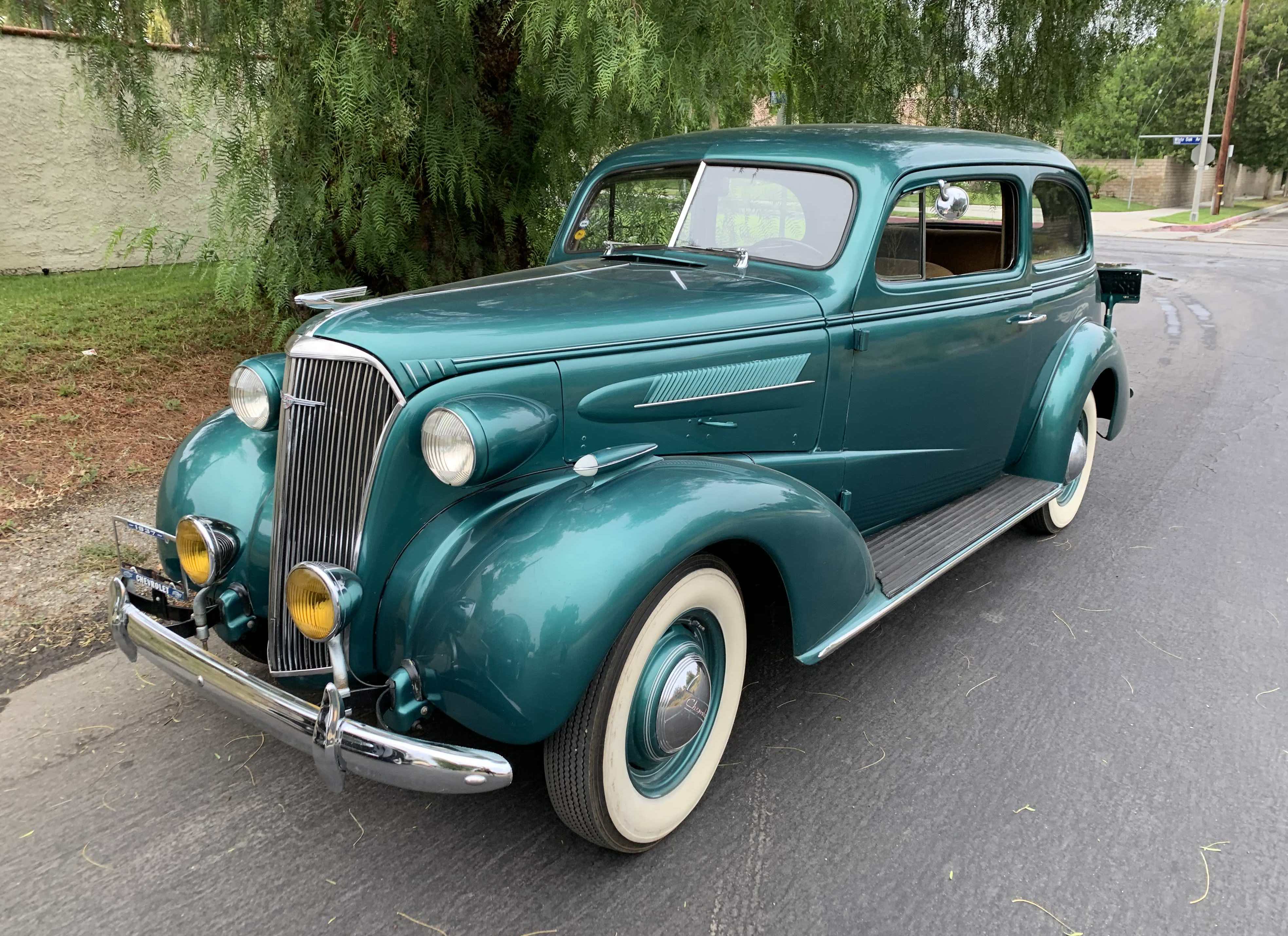 1937 Chevrolet 2-door Sedan